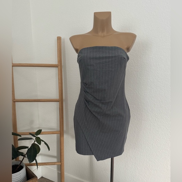 NWT Women's Tube Mini Bodycon Suiting Dress - Wild Fable Gray Pinstripe - Picture 6 of 6